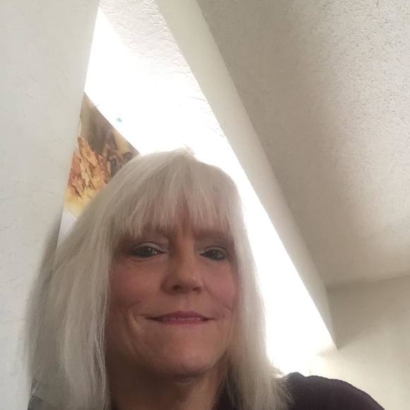 Meet your Posher, Cindy - Picture 1 of 1